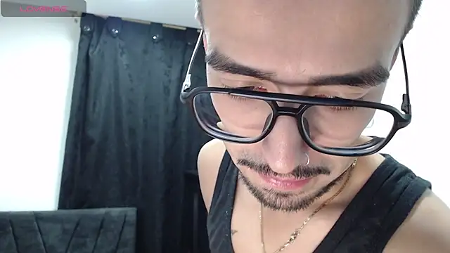 Snapshot of Demian_val chatting on 02.12.26 Demian val online show from 02.12.26