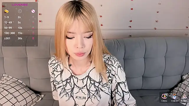 Snapshot of Pakk_Minni chatting on 02.25.25 Pakk Minni online show from 02.25.25