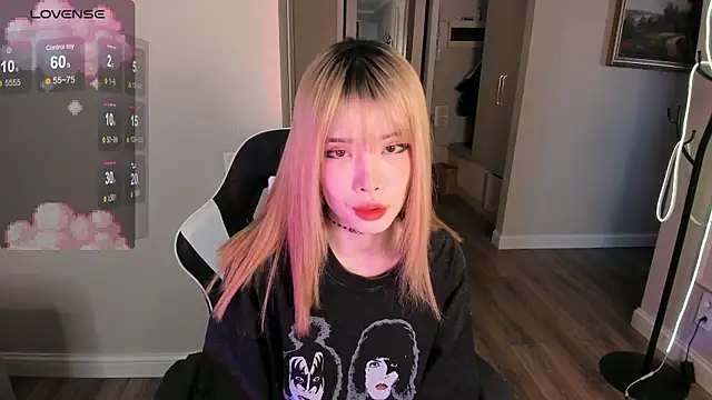 Snapshot of Pakk_Minni chatting on 03.16.25 Pakk Minni online show from 03.16.25