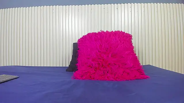 Snapshot of Aida-nicolle chatting on 09.09.25 Aida-nicolle online show from 09.09.25