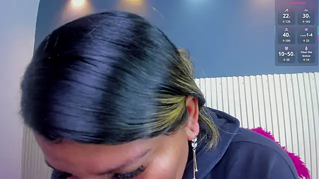 Snapshot of Aida-nicolle chatting on 10.23.25 Aida-nicolle online show from 10.23.25