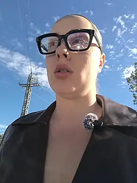 Mona Plus online show from 11.20.25