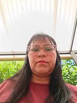 Snapshot of promiscuous-indecent-momm chatting on 05.26.26 promiscuous-indecent-momm online show from 05.26.26