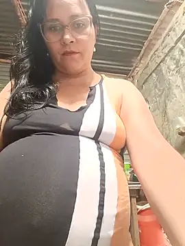 Snapshot of promiscuous-indecent-momm chatting on 07.19.26 promiscuous-indecent-momm online show from 07.19.26