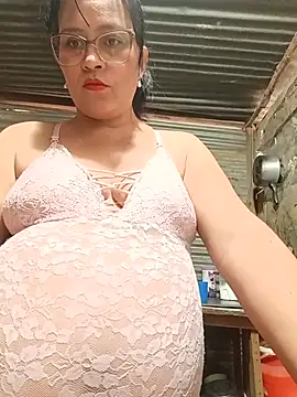 Snapshot of promiscuous-indecent-momm chatting on 07.23.26 promiscuous-indecent-momm online show from 07.23.26