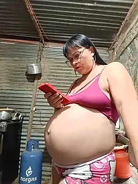 Snapshot of promiscuous-indecent-momm chatting on 07.28.26 promiscuous-indecent-momm online show from 07.28.26