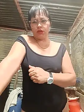Snapshot of promiscuous-indecent-momm chatting on 07.30.26 promiscuous-indecent-momm online show from 07.30.26