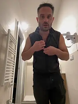 Snapshot of Angelplus94 chatting on 10.13.25 Angelplus94 online show from 10.13.25