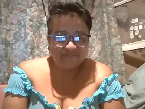 erinadarling79 online show from 02.18.25