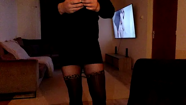 Bleueyez007 online show from 04.25.26