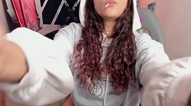 charlotte bluee online show from 02.18.25