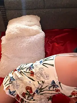 Snapshot of ZafiroKlein chatting on 09.27.25 ZafiroKlein online show from 09.27.25