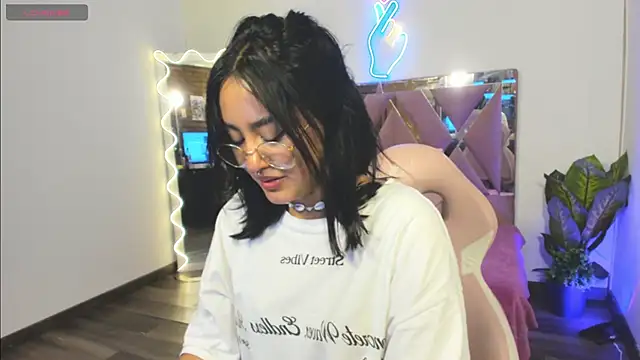 LUDO KITTY TAY online show from 02.17.25