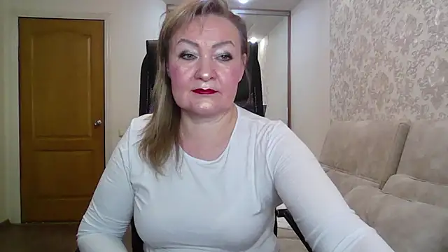 Snapshot of Victoria_secrets_ chatting on 11.11.25 Victoria secrets online show from 11.11.25