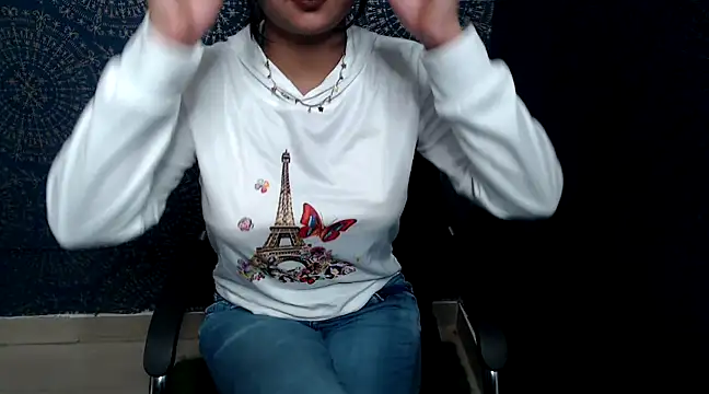 Snapshot of megancatluna chatting on 03.22.25 megancatluna online show from 03.22.25