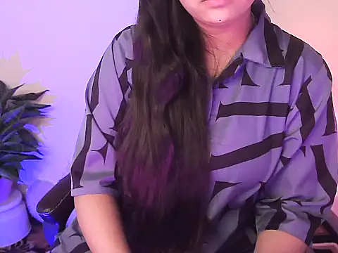 Snapshot of megancatluna chatting on 12.16.25 megancatluna online show from 12.16.25