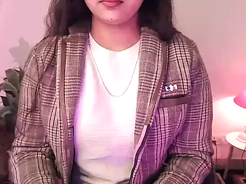 Snapshot of megancatluna chatting on 12.19.25 megancatluna online show from 12.19.25