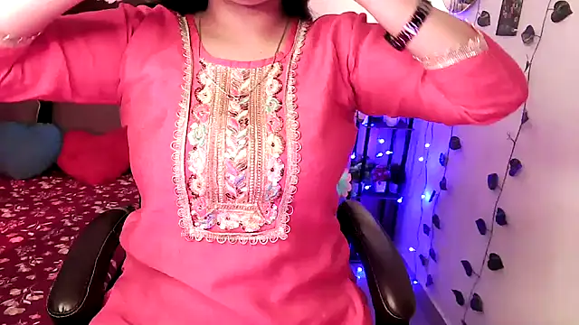 Snapshot of megancatluna chatting on 01.16.26 megancatluna online show from 01.16.26