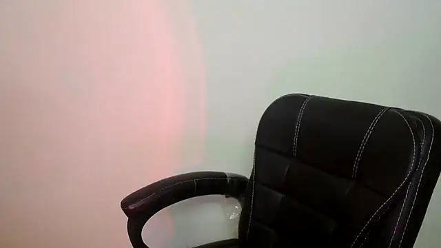 Snapshot of megancatluna chatting on 02.18.26 megancatluna online show from 02.18.26