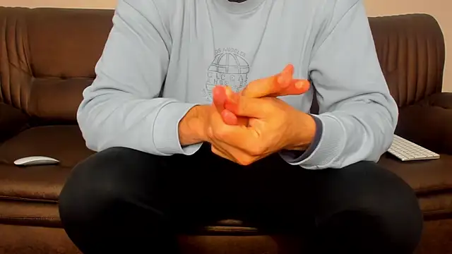 Snapshot of sexyhotmusclesforyou1 chatting on 03.10.25 sexyhotmusclesforyou1 online show from 03.10.25