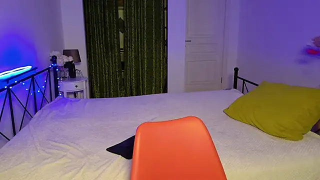 Snapshot of RaileReed chatting on 12.05.25 RaileReed online show from 12.05.25