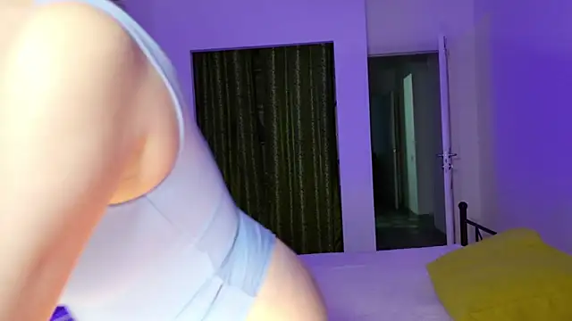 Snapshot of RaileReed chatting on 12.19.25 RaileReed online show from 12.19.25