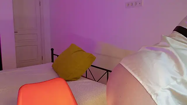 Snapshot of RaileReed chatting on 01.19.26 RaileReed online show from 01.19.26