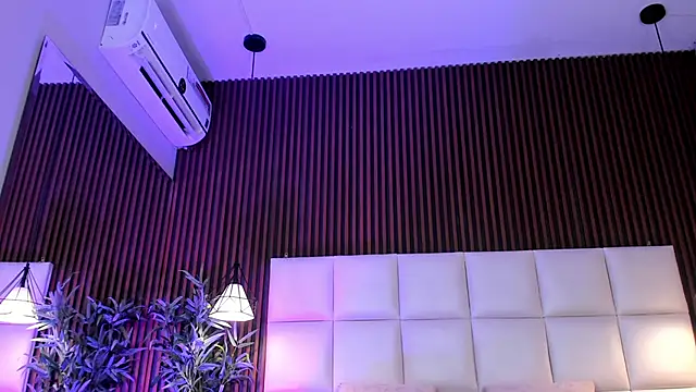 MelanieHillss online show from 04.23.26