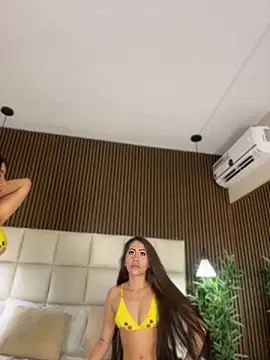 MelanieHillss online show from 05.03.26