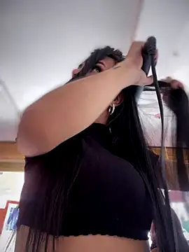 Naatalia online show from 10.24.25