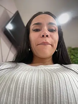 Snapshot of Naatalia chatting on 12.04.25 Naatalia online show from 12.04.25