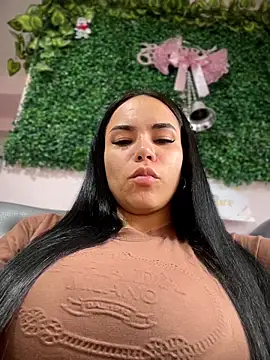 Snapshot of Naatalia chatting on 02.23.26 Naatalia online show from 02.23.26