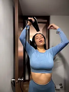 Snapshot of Naatalia chatting on 03.27.26 Naatalia online show from 03.27.26