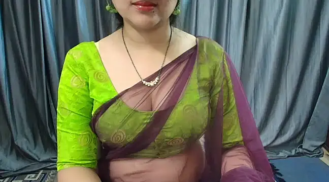 Snapshot of goldiwets chatting on 02.17.25 goldiwets online show from 02.17.25