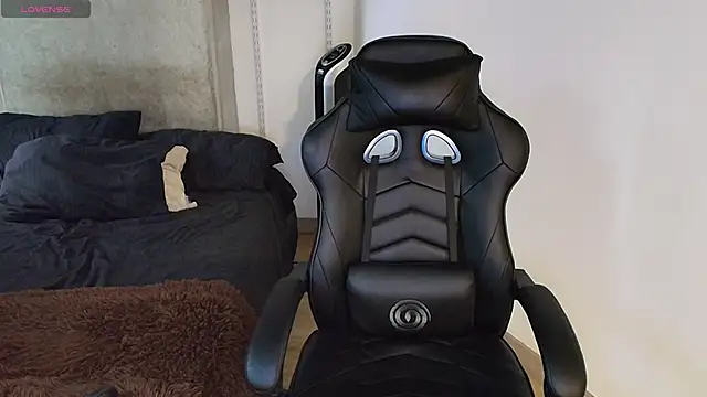 Snapshot of kevin_jef chatting on 03.15.25 kevin jef online show from 03.15.25