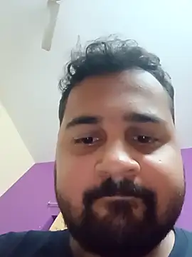 Snapshot of susthovai chatting on 12.16.25 susthovai online show from 12.16.25