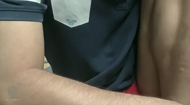 Snapshot of love_me_you chatting on 02.14.25 love me you online show from 02.14.25