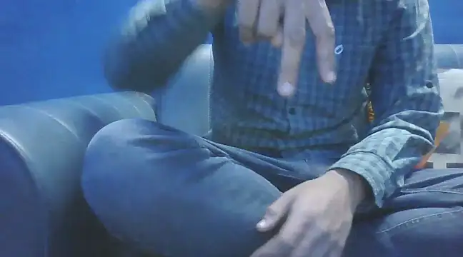 Snapshot of love_me_you chatting on 02.19.25 love me you online show from 02.19.25