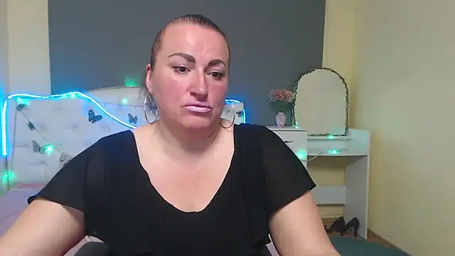 DianaMGG online show from 04.27.26