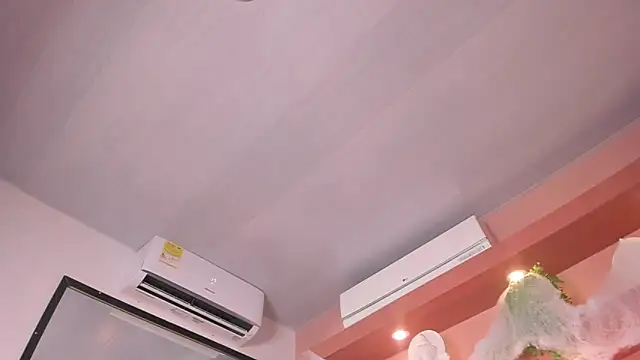 Snapshot of SofiaBennett_ chatting on 11.04.25 SofiaBennett online show from 11.04.25