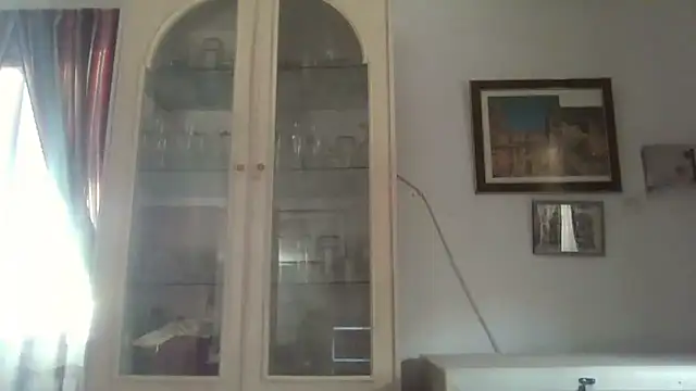 Snapshot of llopaco chatting on 10.27.25 llopaco online show from 10.27.25