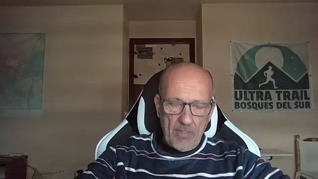 Snapshot of llopaco chatting on 12.03.25 llopaco online show from 12.03.25