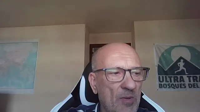 Snapshot of llopaco chatting on 05.15.26 llopaco online show from 05.15.26