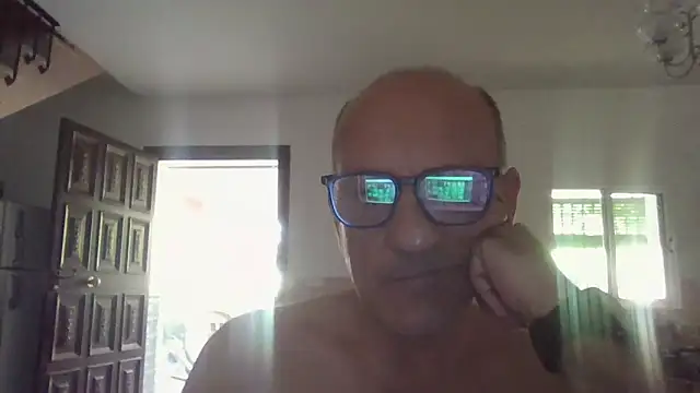 Snapshot of llopaco chatting on 06.15.26 llopaco online show from 06.15.26