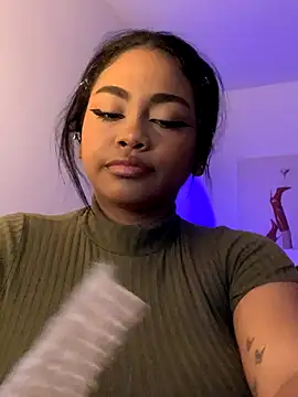 Snapshot of Dahiana_Giil chatting on 09.29.25 Dahiana Giil online show from 09.29.25