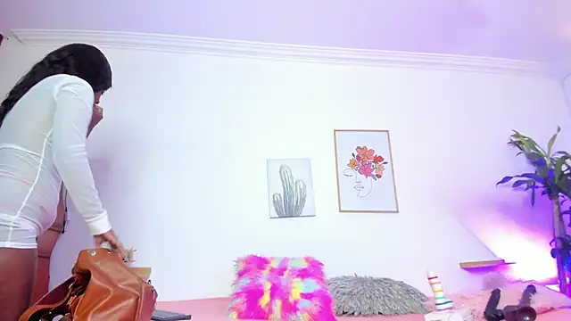 Snapshot of naomy_68 chatting on 03.11.25 naomy 68 online show from 03.11.25