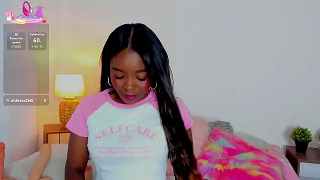 Snapshot of naomy_68 chatting on 09.11.25 naomy 68 online show from 09.11.25