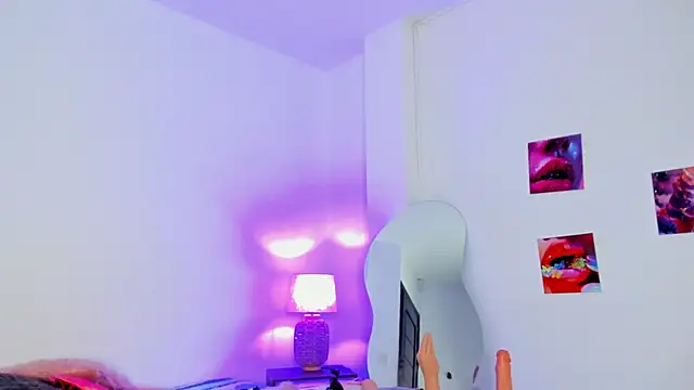 Snapshot of naomy_68 chatting on 10.17.25 naomy 68 online show from 10.17.25