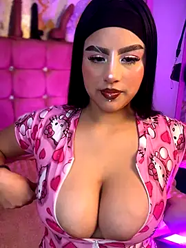 Snapshot of Bonbom_sr chatting on 12.22.25 Bonbom sr online show from 12.22.25