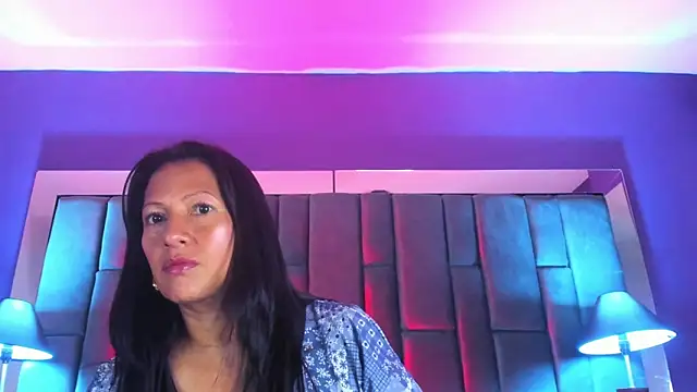 Aisha Nowak online show from 03.07.25